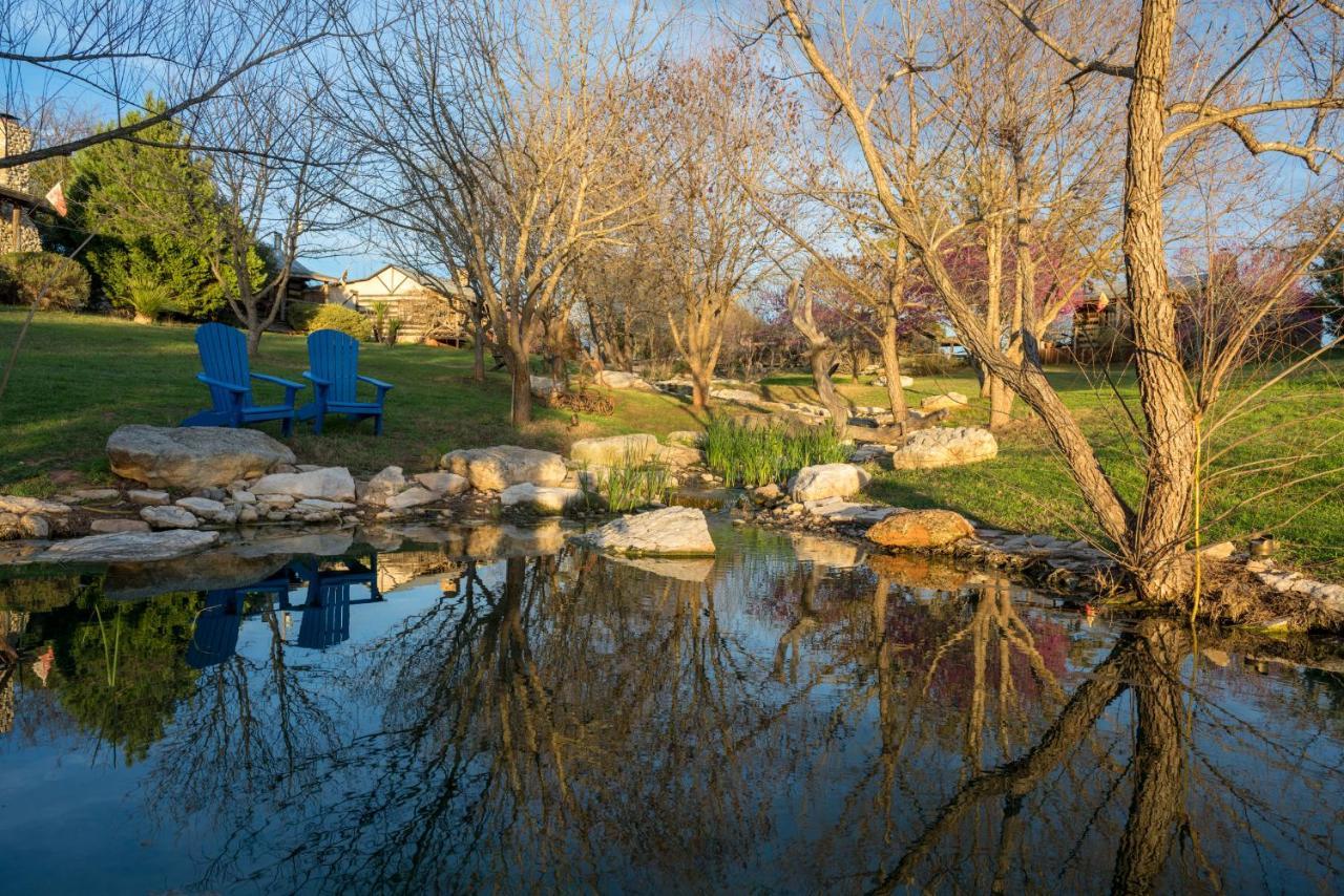 Barons Creekside Resort Fredericksburg Exterior photo