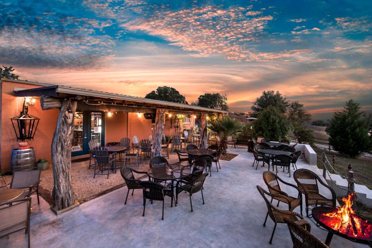 Barons Creekside Resort Fredericksburg Exterior photo